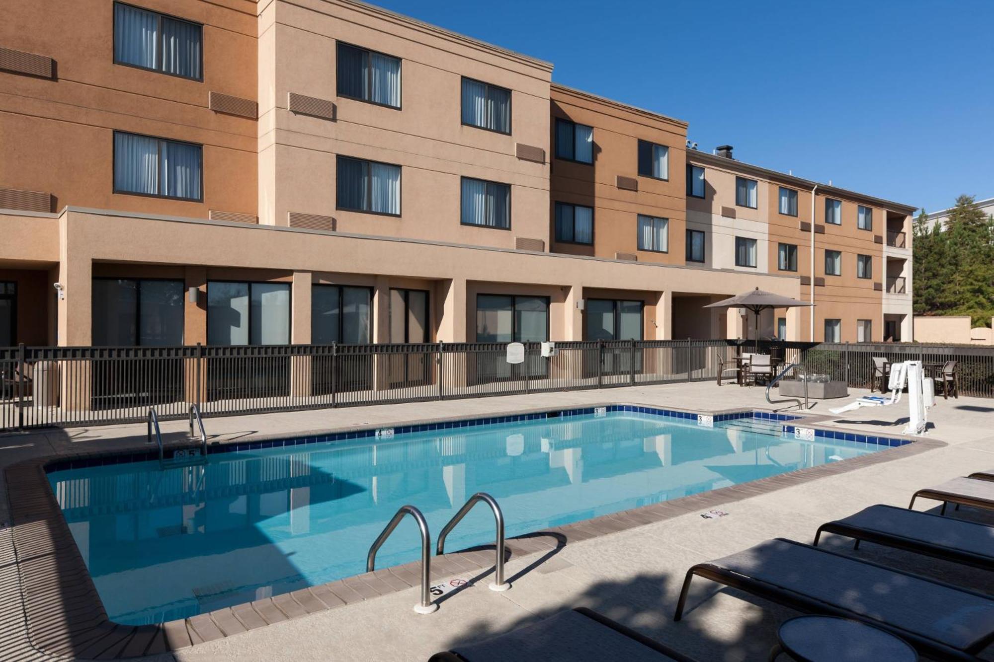 Courtyard By Marriott Birmingham Trussville Ngoại thất bức ảnh