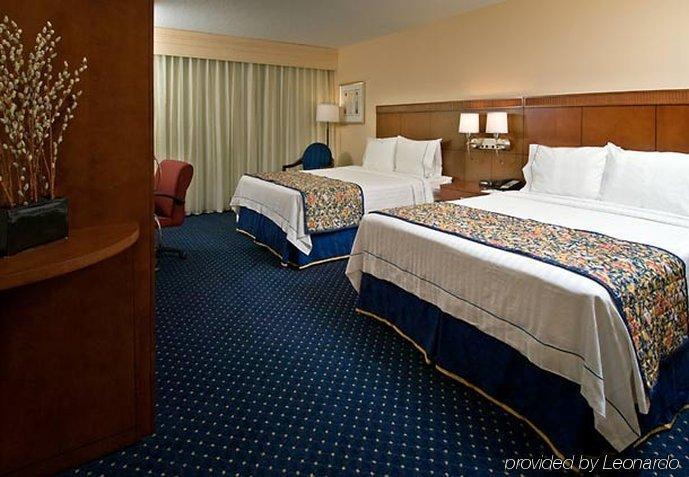 Courtyard By Marriott Birmingham Trussville Phòng bức ảnh